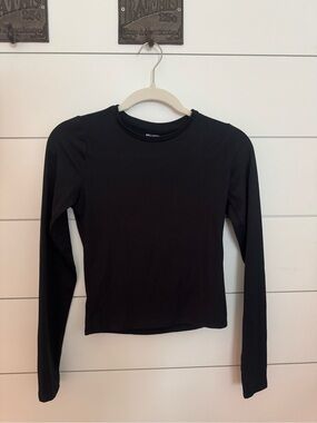 Hollister Black Long-Sleeve Crewneck Top